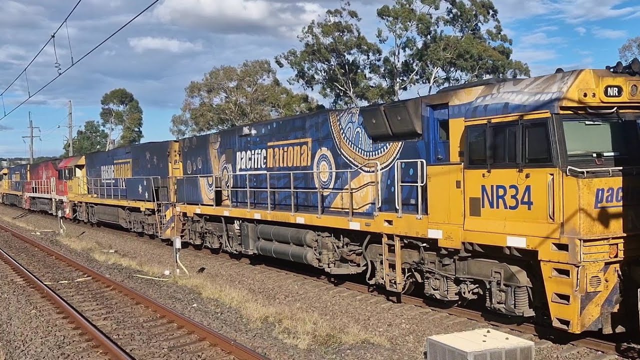 National Intermodal 30/04/26 Pacific National Intermodal 4MS2 passing Sefton - YouTube