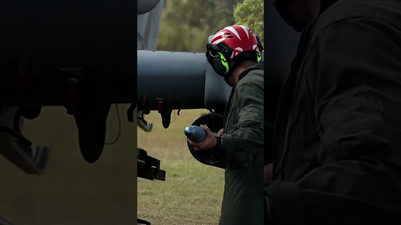 How Fast Can Marines Reload The Ordnance Of An AH 1Z Viper Helicopter 