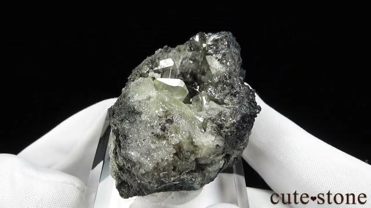 モロッコ Touissit産 アングレサイトの原石 No.3 - cute stone -