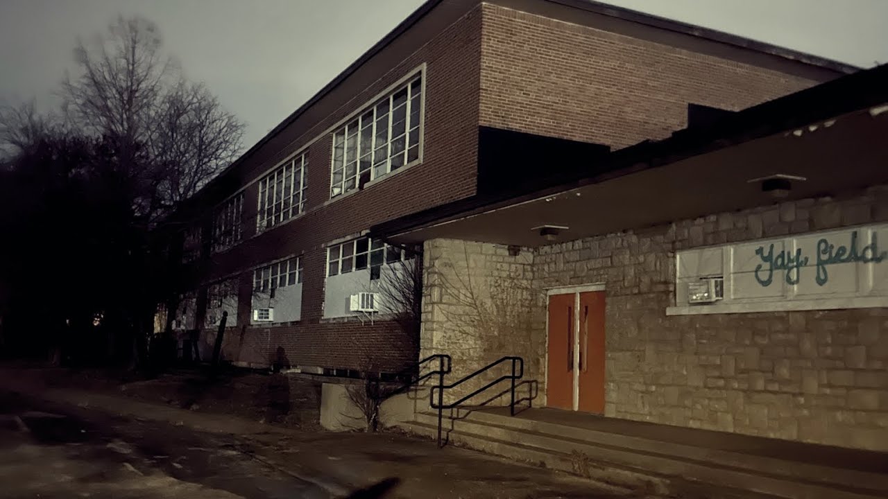 Exploring an ABANDONED elementary school/children museum in KANSAS CITY ...