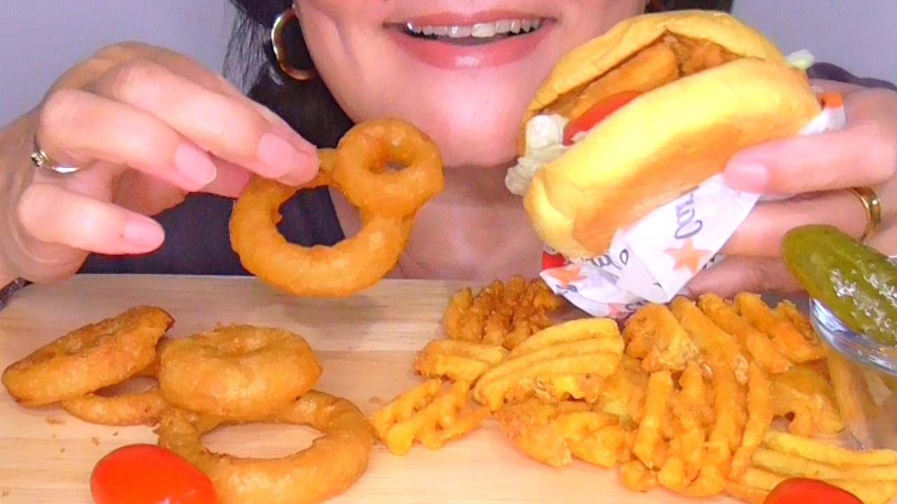 ASMR EATING | CARL'S JUNIOR FISH BURGER | MUKBANG NO TALKING | EATING SOUNDS | MEB ASMR
