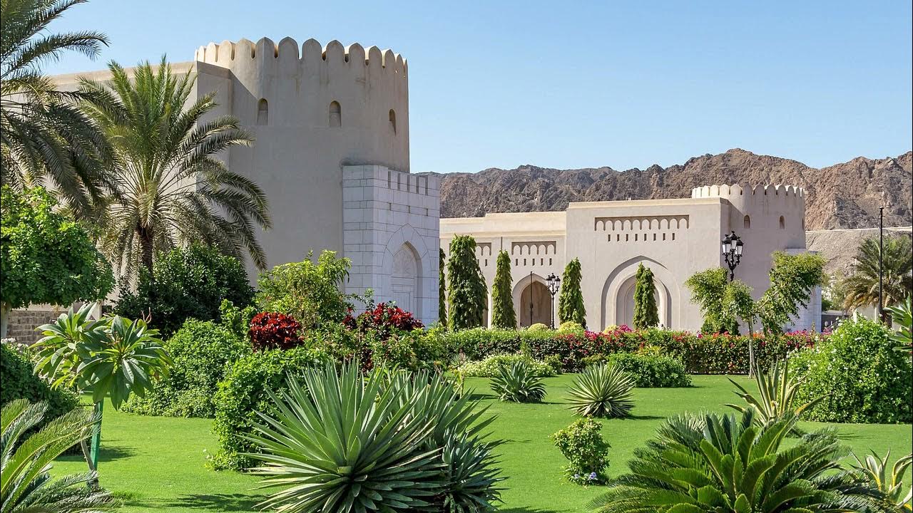 Город в омане muscat. Маскат архитектура. Маскат столица омана. Оман 7. Оман маскат море.