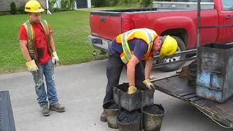 Loose mix asphalt sampling (MTV method)