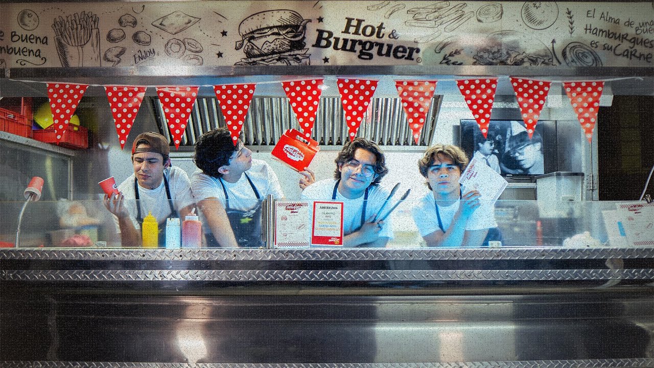 UNBESOMAS - D'huizar, Mérida, Chepi Meyer, RON, MAPACHE || CASI4LGOS (Videoclip Oficial)