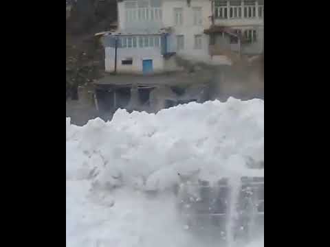 Момент схода лавины в Дагестане попал на видео!
