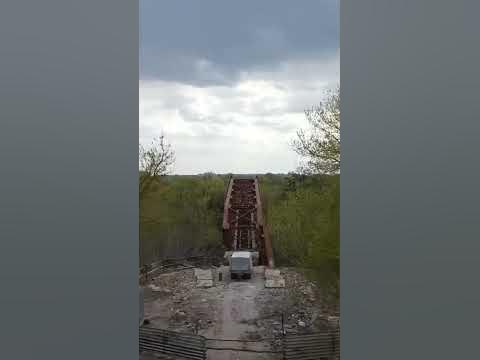 Пришли проводить красный мост в последний путь к металлоприёмнику ...