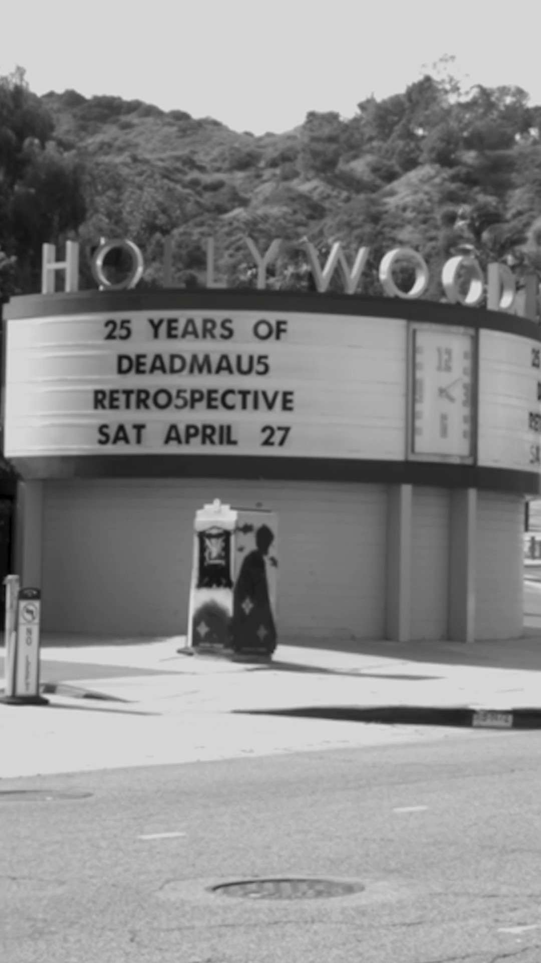 good morning Los Angeles!! who’s ready for tonight?! #retro5pective