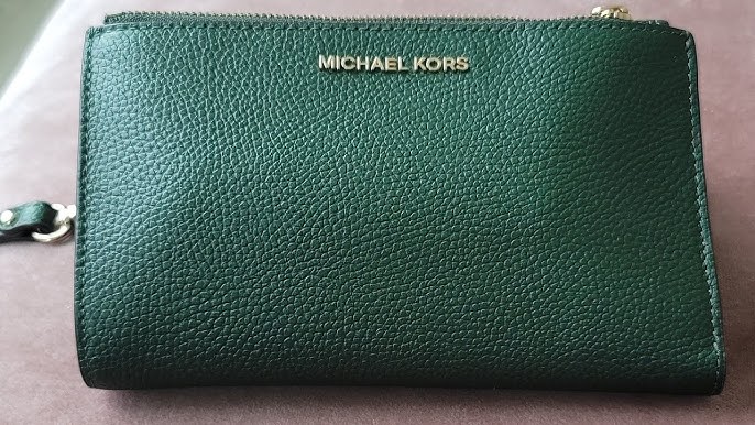 Ooh, Michael Kors iPhone Wallet Clutch - Cool Mom Tech