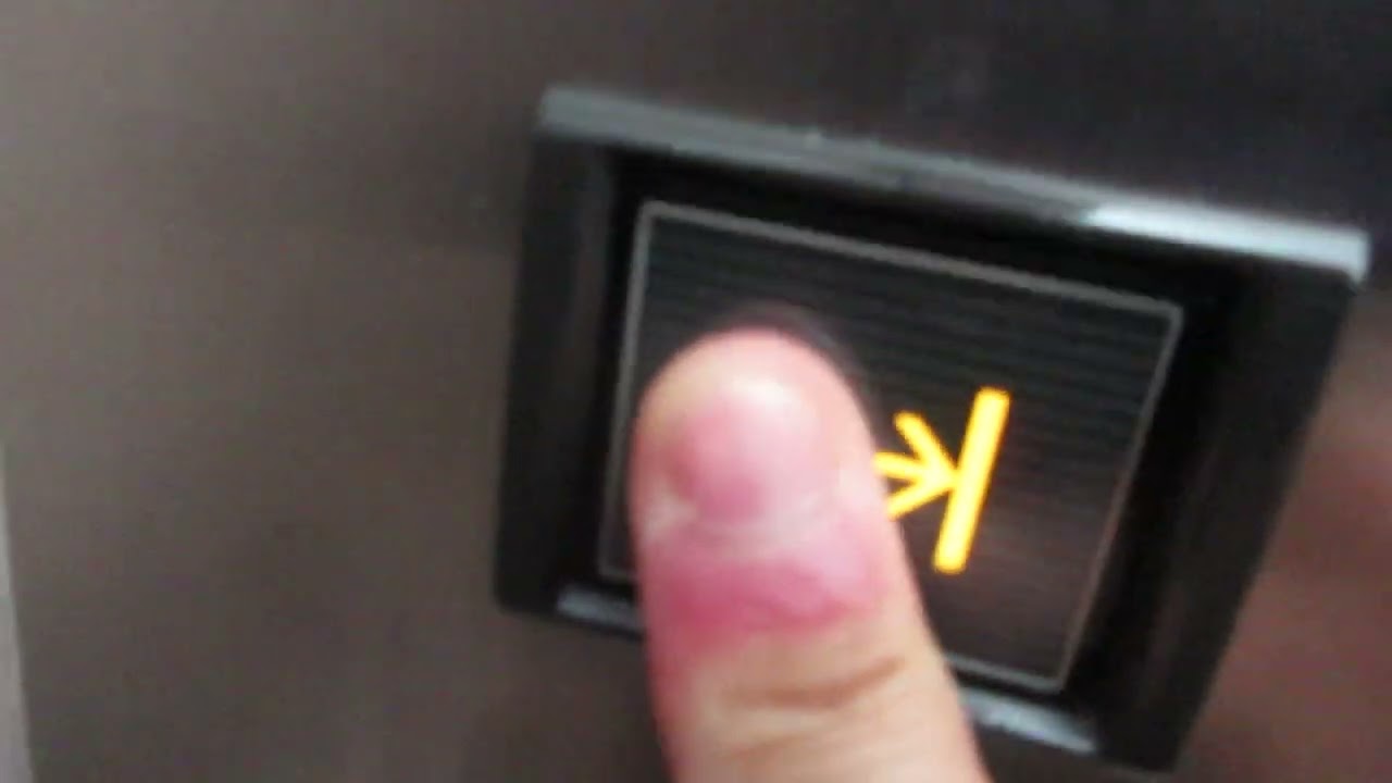 マルイシティ横浜のエレベーターPart3-2（D2号機・D1号機更新中）