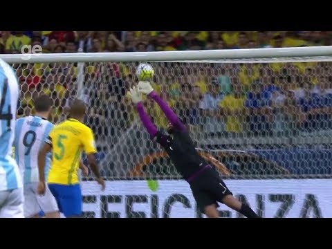 Top 5 de defesas do goleiro Alisson pela Seleção Brasileira (1080p)