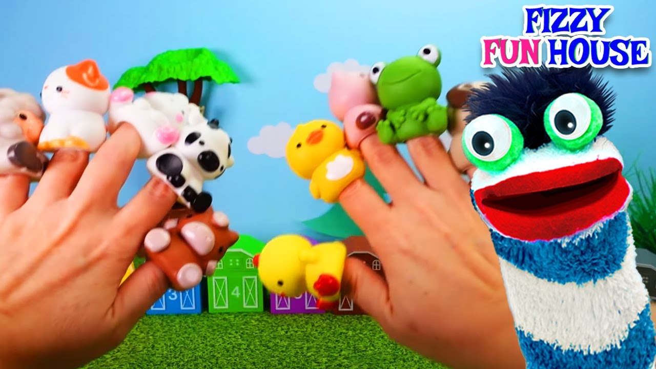 Watch Fizzy and Phoebe Sing The Family Finger Song! Fizzy Sings!