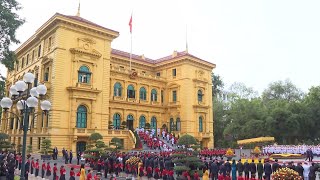 Xi attends welcome ceremony held by Vietnam's To Lam