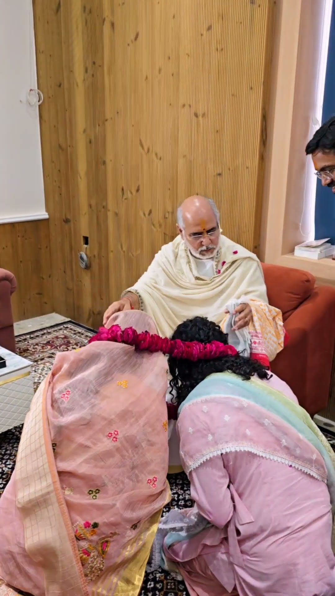 पूज्य श्री रमेश भाई ओझा जी महाराज पधारे पावन गौरी गोपाल आश्रम वृंदावन