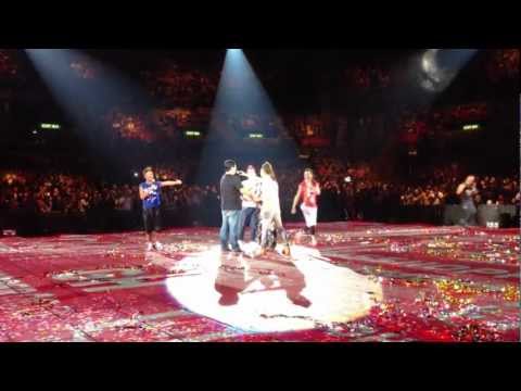 草蜢 VS 軟硬 2012  "睇SHOW睇到穿羊水..."