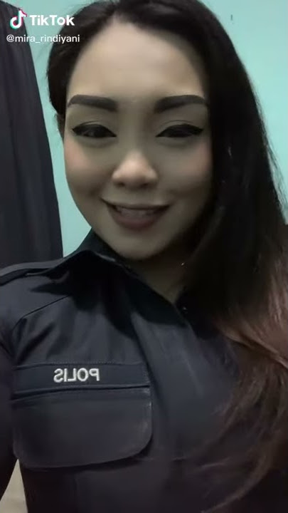 Akak POLICE 🇲🇾  😍 | comel... #VIRAL