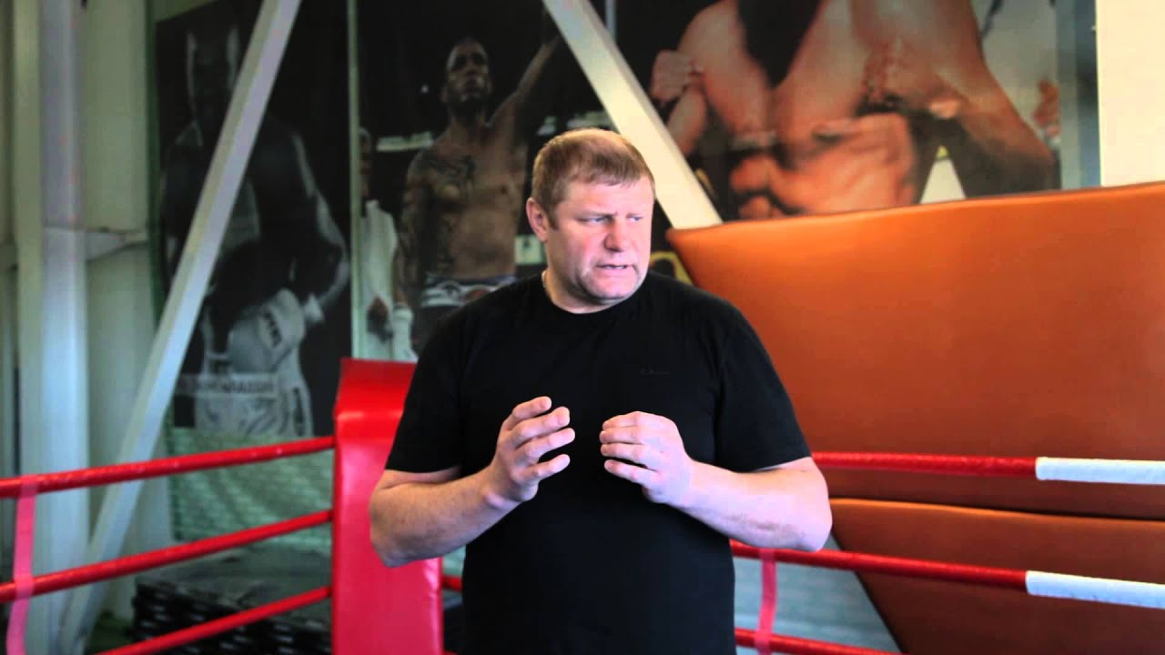 Олег Савенков - индивидуальный тренер по боксу - YouTube