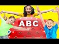 Ellie Sparkles Plays ABC Alphabet Disc Drop Game | Learn ABCs Game Show For Kids