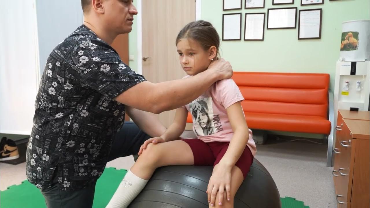 Упражнение на мяче - YouTube