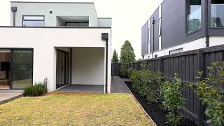 8 Ritz View, Cranbourne North VIC 3977