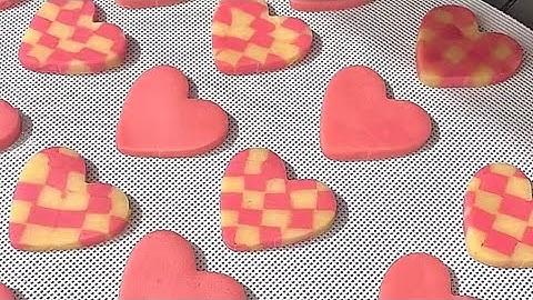 انحـ بسَت انا والولدالمتنـ مر بالمصعد ليله وصاربينا كيذا🤭💖