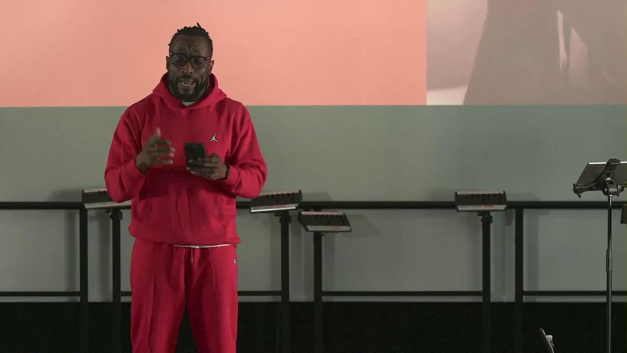 Was war, und was noch kommt. Celebration mit Pastor Victor Akko