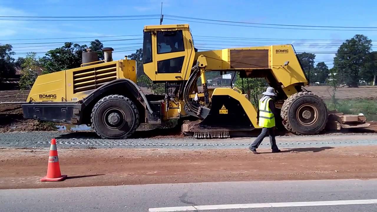 รถทำถนน รีไซคลิ่ง เครื่องจักรกลหนัก ทำงานก่อสร้างถนน Pavement In-Place  Recycling Bomag Mph125 - Youtube