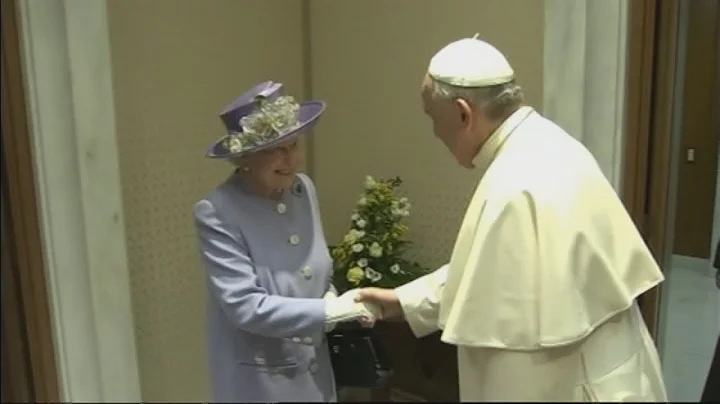 The Queen meets the Pope in the Vatican City - Dir...