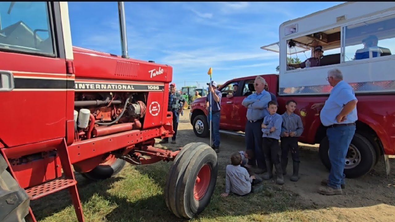 Результаты осенней распродажи Tri-State Auction Services | Распродажа разноцветных тракторов