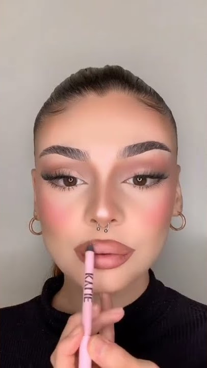 Kylie Jenner lip combo 💋