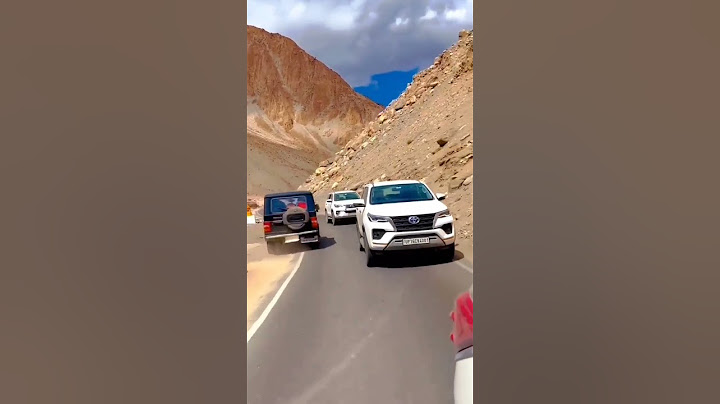 FortunerLegender vs MercedesShareLoverDelivery at Home 700 #shorts #mercedes #fortuner #legender