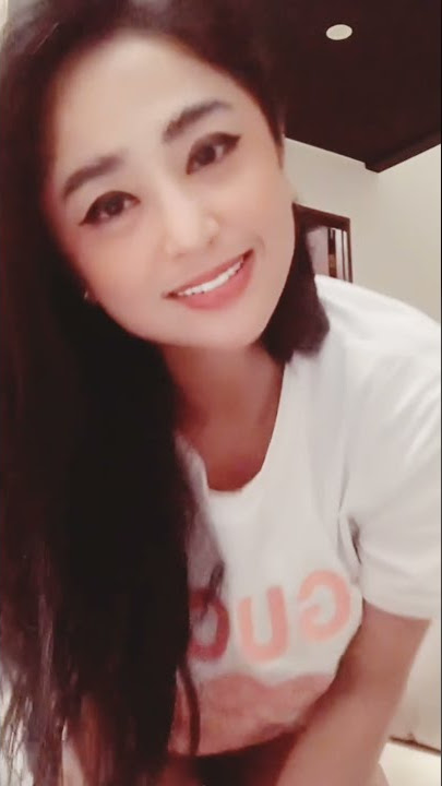 dewi persik goyang hot bokeh pagi pagi ambyar viral ❤️ #Shorts #dewipersik #viral #Hot