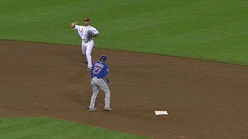 CHC@CIN: Peraza makes slick sliding backhanded stop