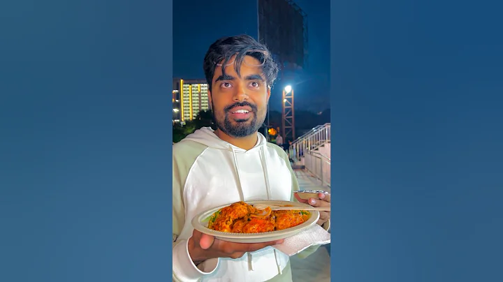 Ye Momos kon zada khayga 😁 #dushyantkukreja #shorts