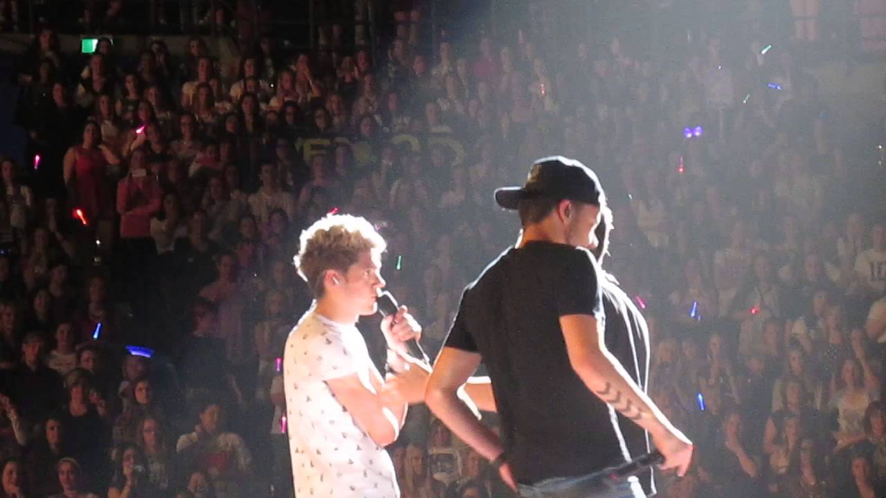 One Direction | pre twitter question chat | TMH Tour | Melbourne (17.10.2013)