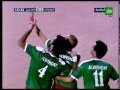 حركة طريفة من لاعب يأخذ