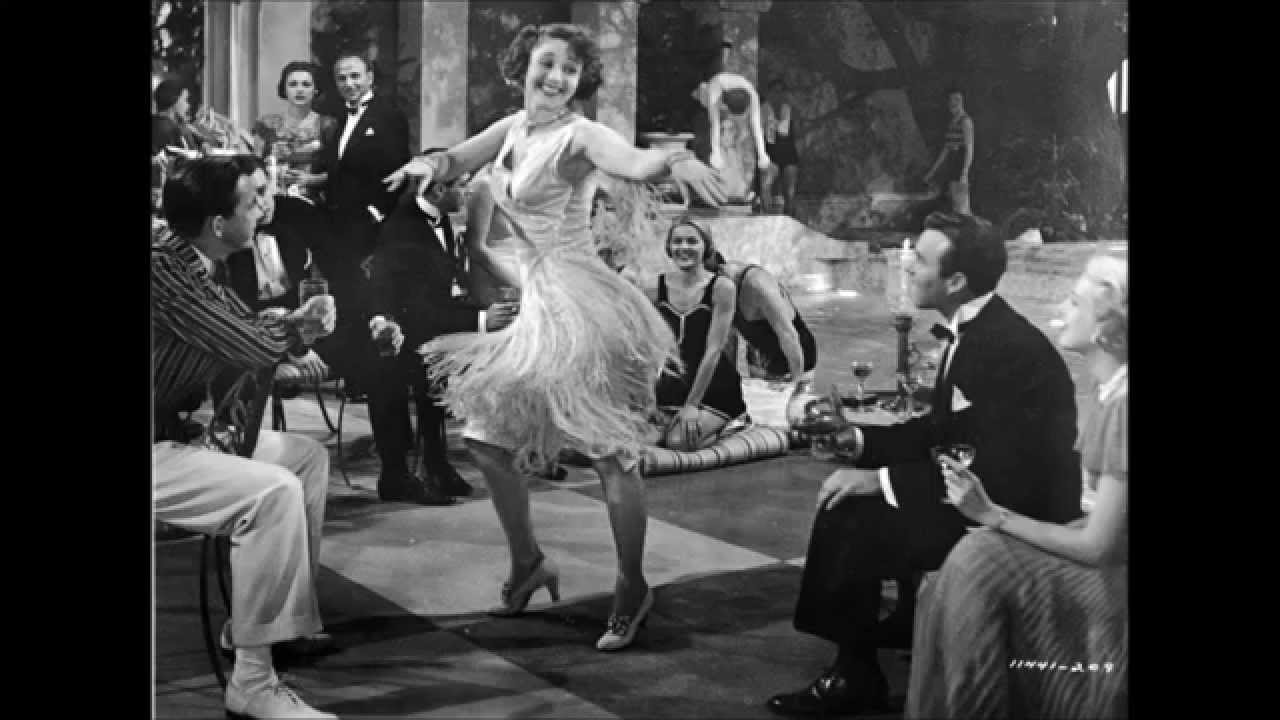 Flappers v. Traditional Woman. History 1302 - YouTube