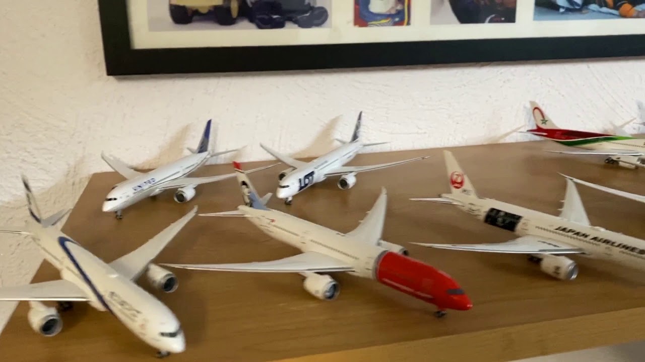 First Unboxing (HUGE!) Part 1 1400 diecast model airliners YouTube