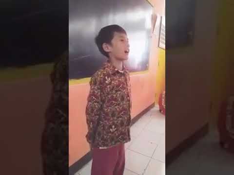 Suara Emas Anak Kecil Menyanyikan Lagu Ayah Ku Kirimkan Doa , Bikin Merinding Suaranya Izal