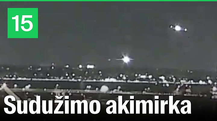 Nufilmuota, kaip ore susidūrė keleivinis lėktuvas ir karinis sraigtasparnis