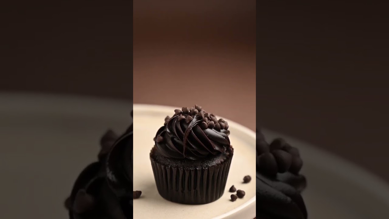 Indulge now! π« Order cupcakes, 30-min delivery! π #swiggy #zomato #bakingo #cakeshorts