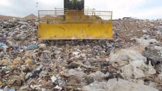 Landfill compactor study (In this video: TANA vs. Caterpillar)