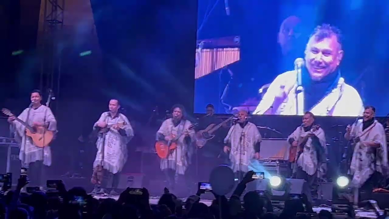 Llorando se fue y Jilguero Flores - Kjarkas en Riobamba