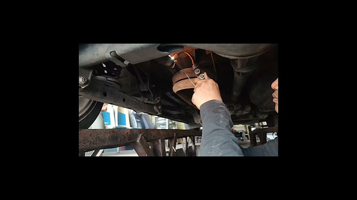 Gran Max. Perbaiki knalpot penyok akibat terbentur saat mundur #granmax #daihatsugranmax