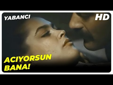 Yabancı - Hülya, Kadir'i Tedavi Ediyor! | Kadir İnanır Hülya Avşar  Eski Türk Filmi