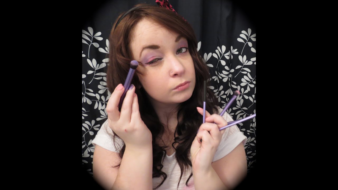 Real Techniques Brush First Impression and Review