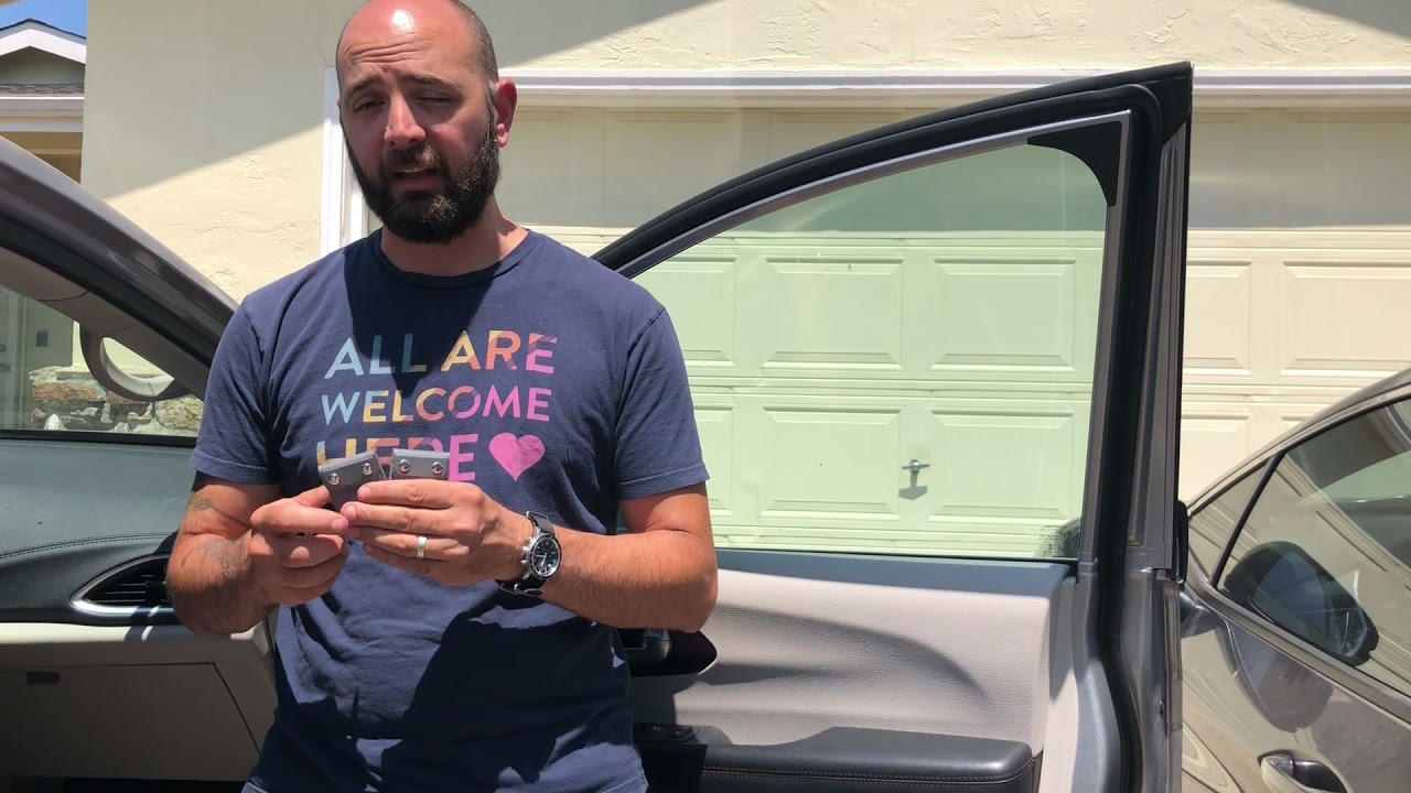 Review of HouNa Seatbelt Adjuster, Safety Car Seat Belt Clip Shoulder and Neck Protector Clips