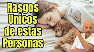 Rasgos Unicos De Las Personas Que Adoran Dormir Con El Perro En La Cama