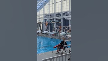 Reverse dive tuck! (301C)! #springboard #diving