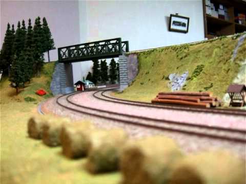 鉄道模型　阪急１００系（P-6)　１/８０　１６番レイアウト走行風景　２