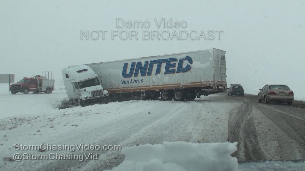 Near Blizzard Conditions in Bloomington, IL - 11/21/2015